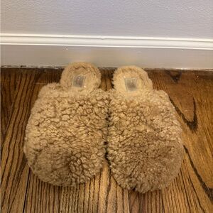 UGG Maxi Curly Slide Tan Sherpa Slippers